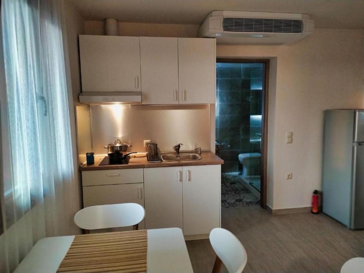 Guesthouse Kastelia กาลัมปากา ภายนอก รูปภาพ