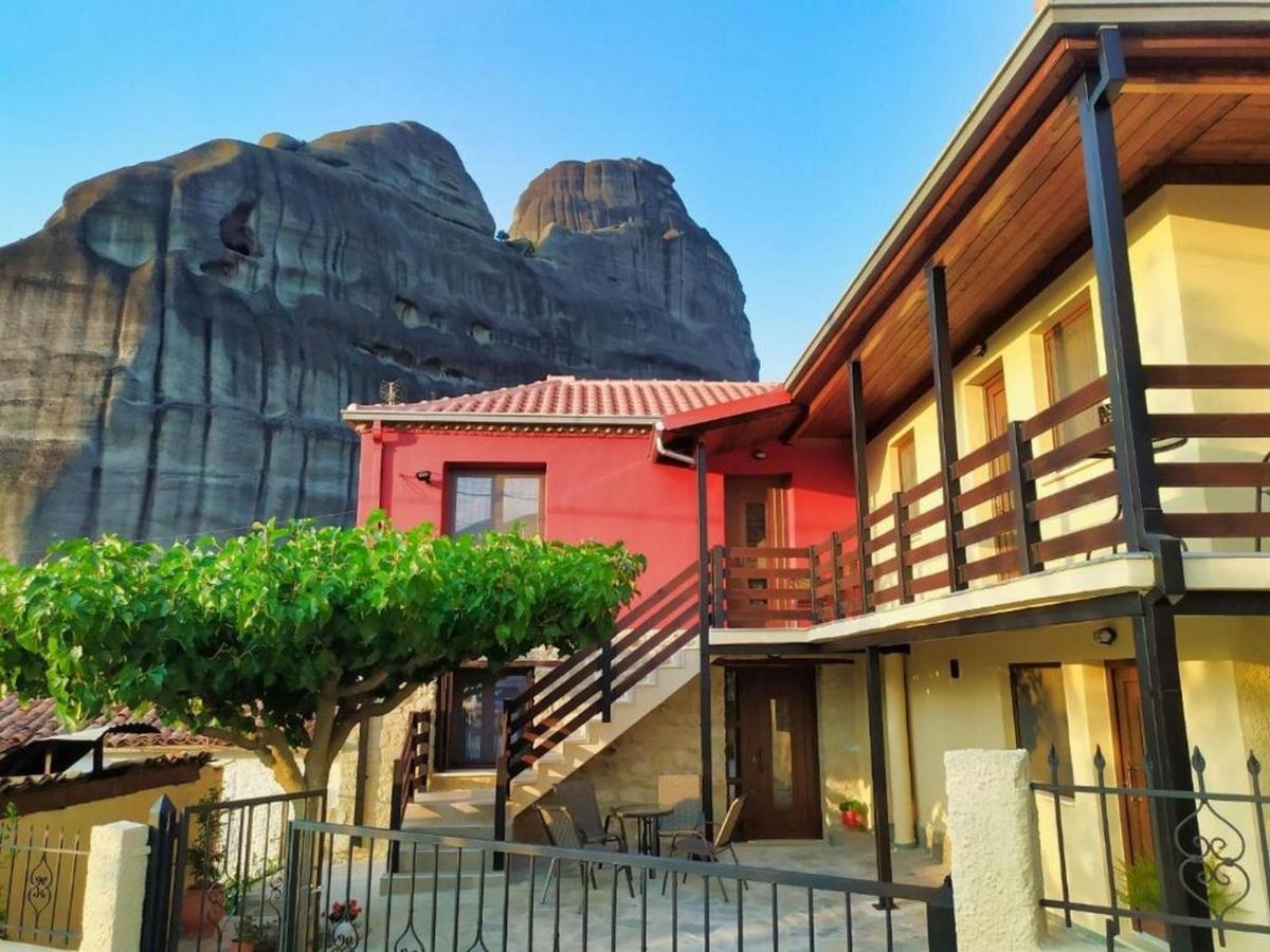 Guesthouse Kastelia กาลัมปากา ภายนอก รูปภาพ
