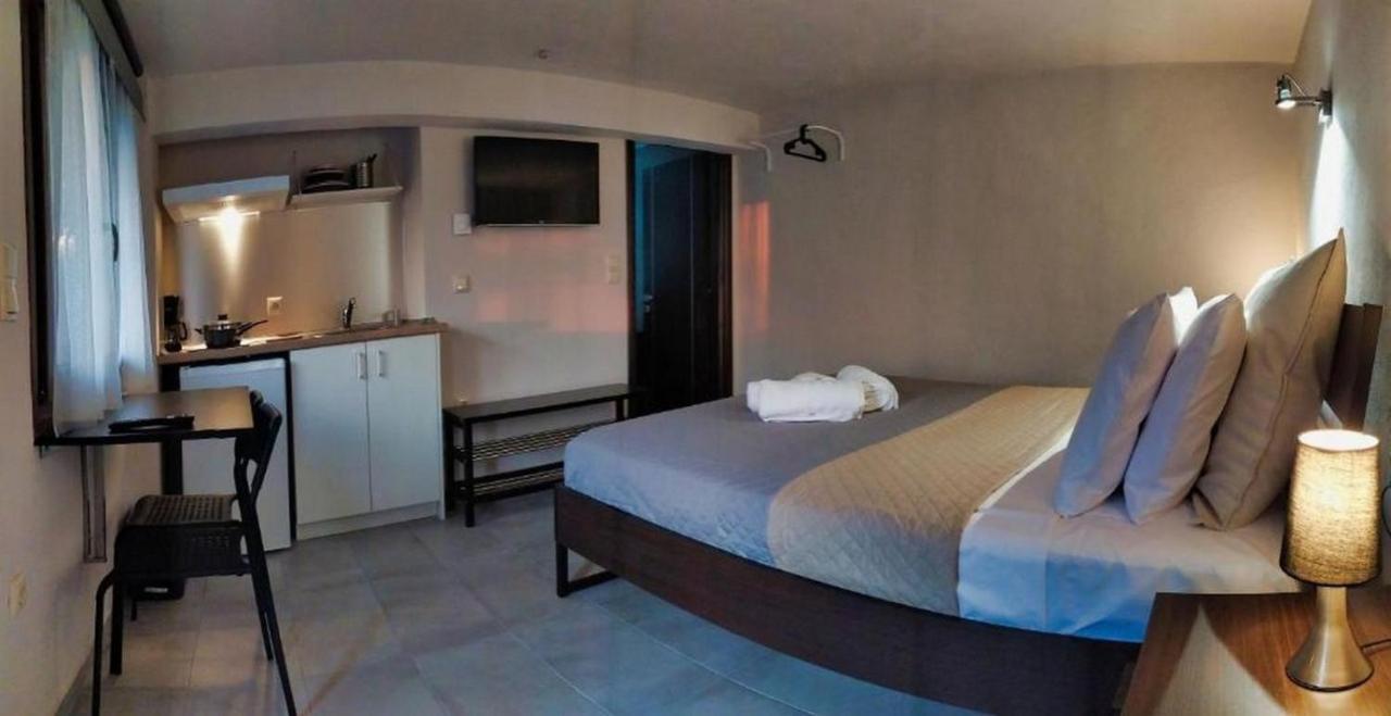 Guesthouse Kastelia กาลัมปากา ภายนอก รูปภาพ