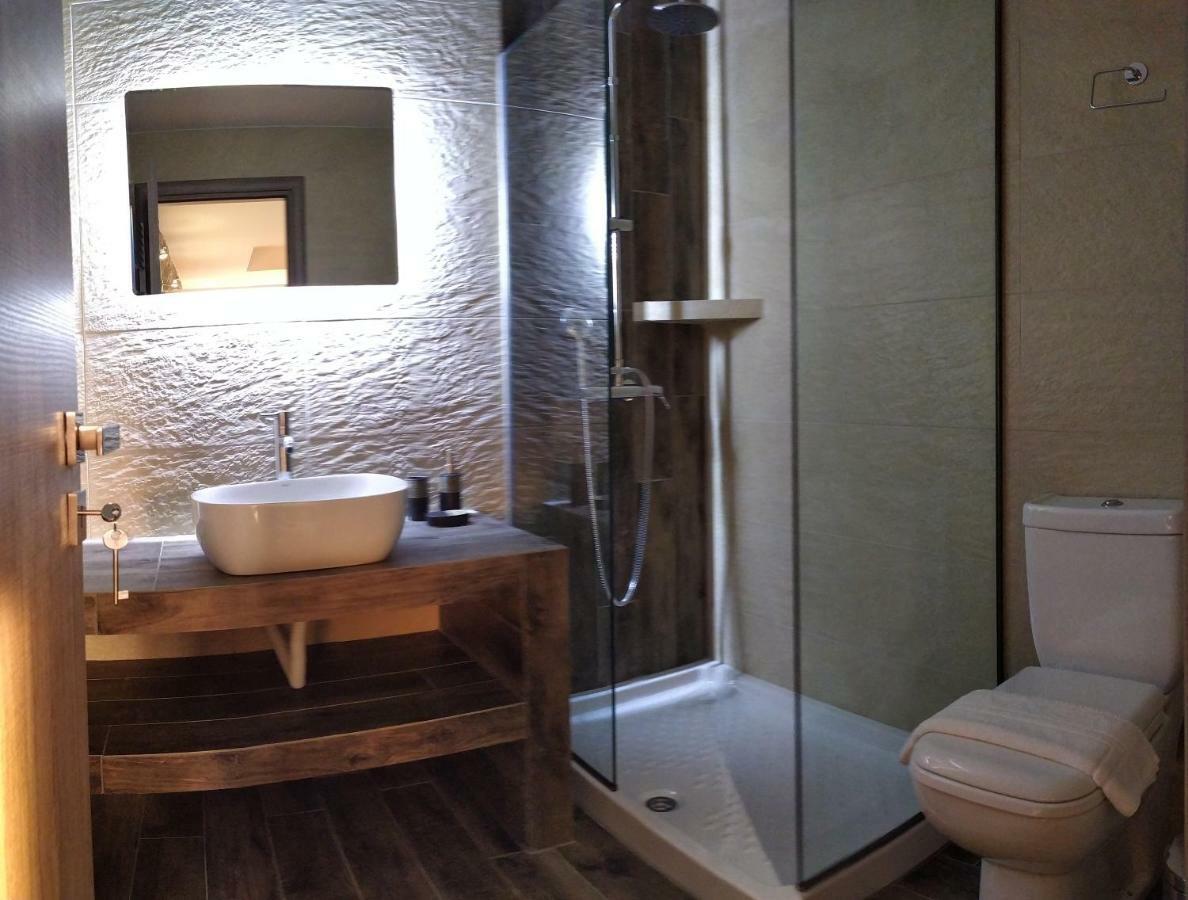 Guesthouse Kastelia กาลัมปากา ภายนอก รูปภาพ